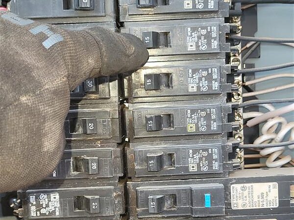 Breaker and AC startup checks during no-start diagnostics