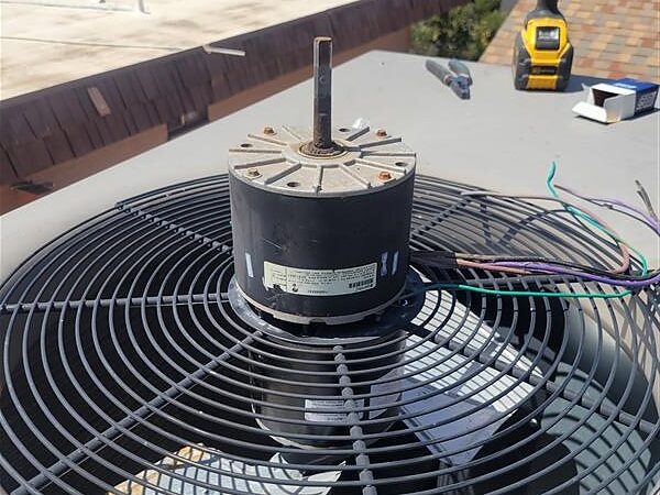 Indoor fan and outdoor unit operation checked when the blower is not working