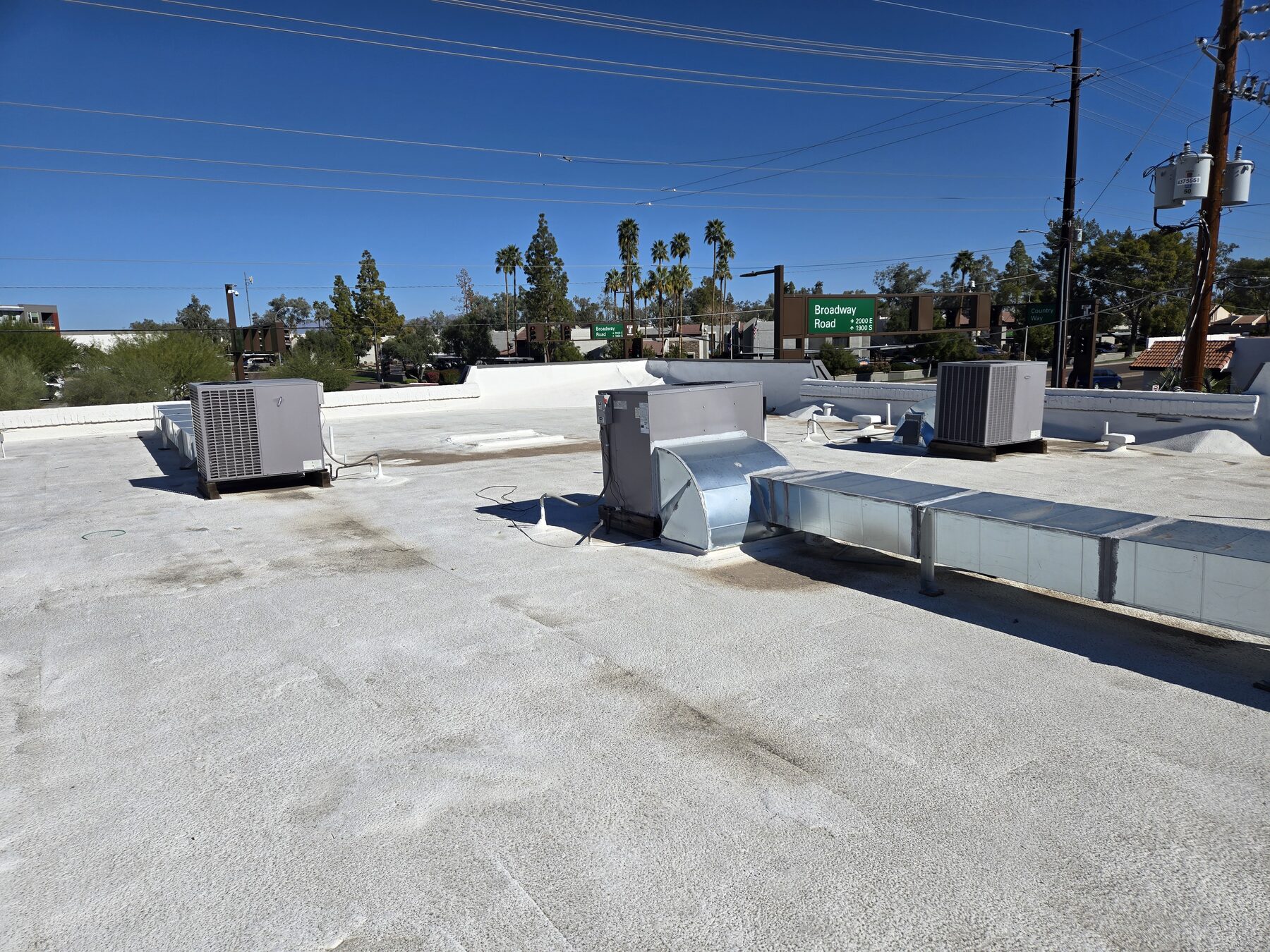 Rooftop HVAC equipment serviced by CTS Air Conditioning
