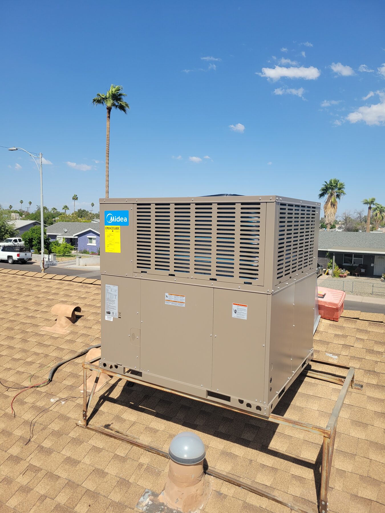 Rooftop HVAC unit for Glendale commercial service